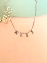 Charger l&#39;image dans la galerie, Collier Meuf.
