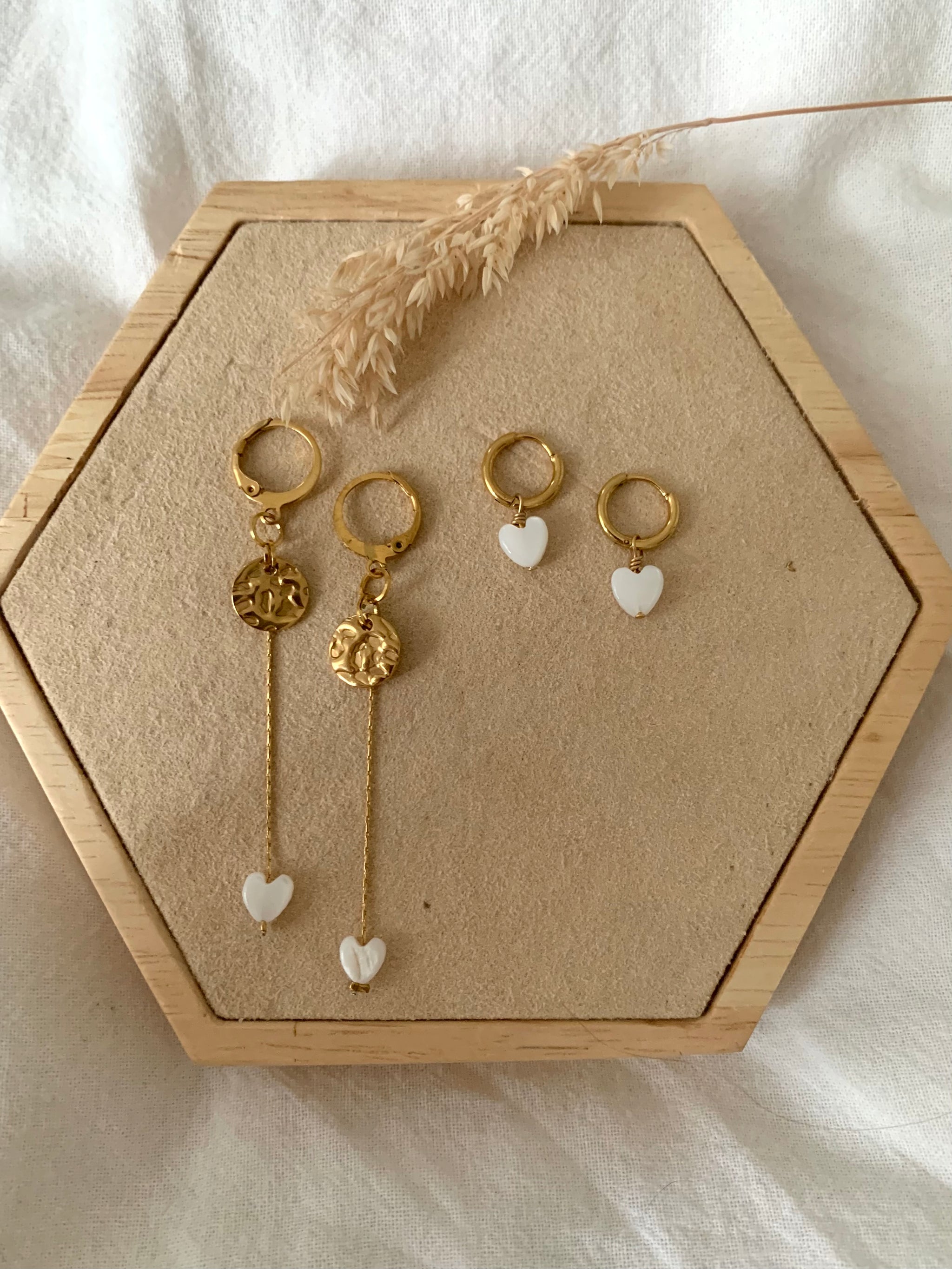 BOUCLES D'OREILLES ASYMETRIQUE ROSE DORE BOUCLES D'OREILLES ASYMETRIQUE ROSE DORE
