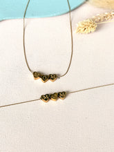 Charger l'image dans la galerie, Collier MOM
